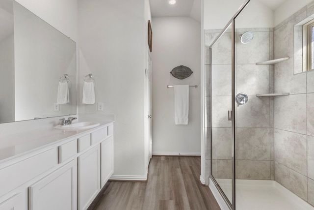 221 N Lynx Trail, Montgomery, TX 77316