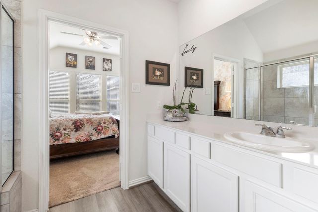 221 N Lynx Trail, Montgomery, TX 77316