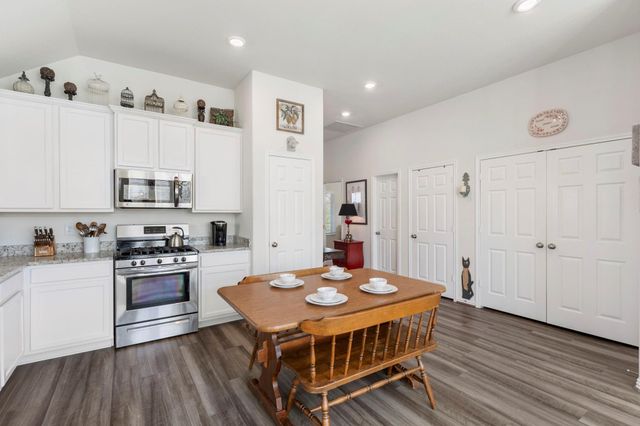 221 N Lynx Trail, Montgomery, TX 77316