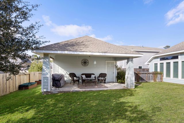 221 N Lynx Trail, Montgomery, TX 77316