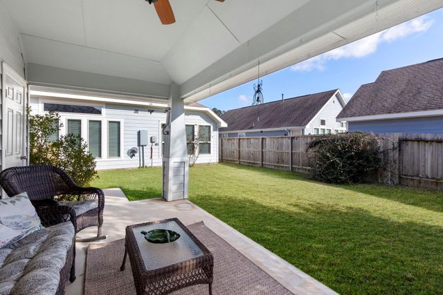 221 N Lynx Trail, Montgomery, TX 77316