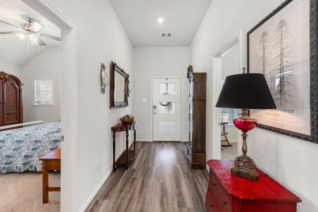 221 N Lynx Trail, Montgomery, TX 77316