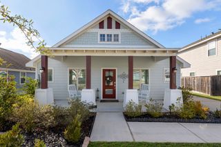 221 N Lynx Trail, Montgomery, TX 77316