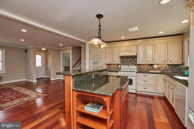 5536 QUEENSBERRY AVE, Springfield, VA 22151