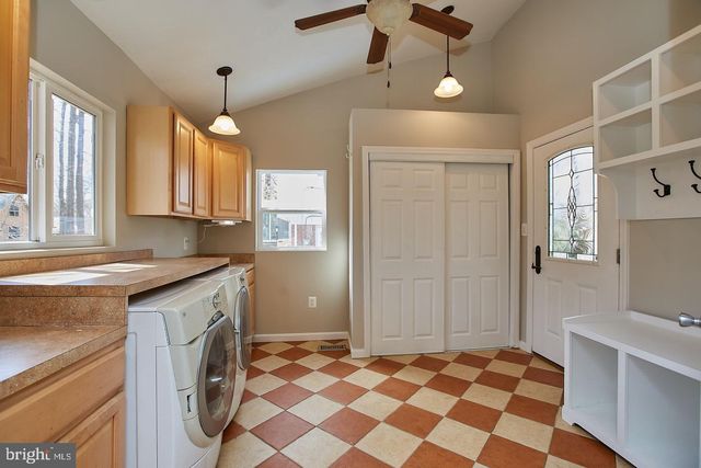 5536 QUEENSBERRY AVE, Springfield, VA 22151