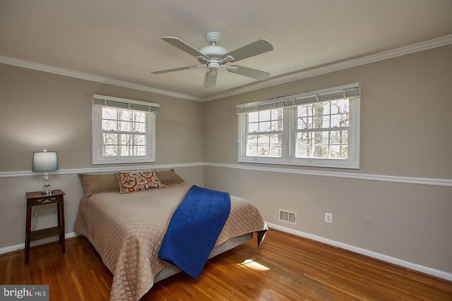 5536 QUEENSBERRY AVE, Springfield, VA 22151