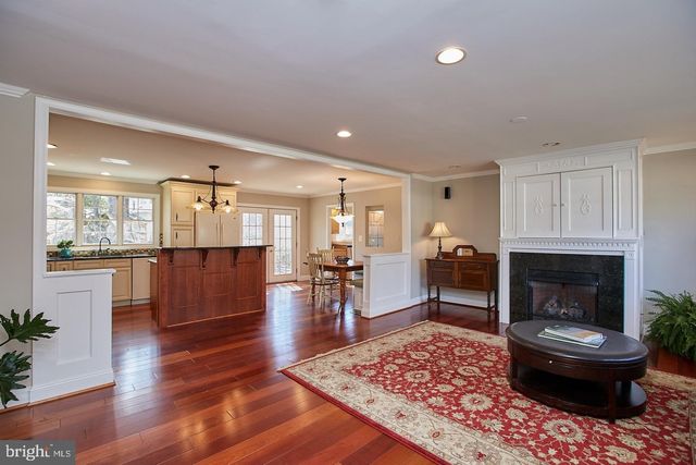 5536 QUEENSBERRY AVE, Springfield, VA 22151