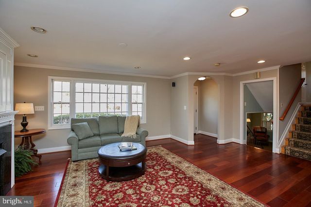 5536 QUEENSBERRY AVE, Springfield, VA 22151