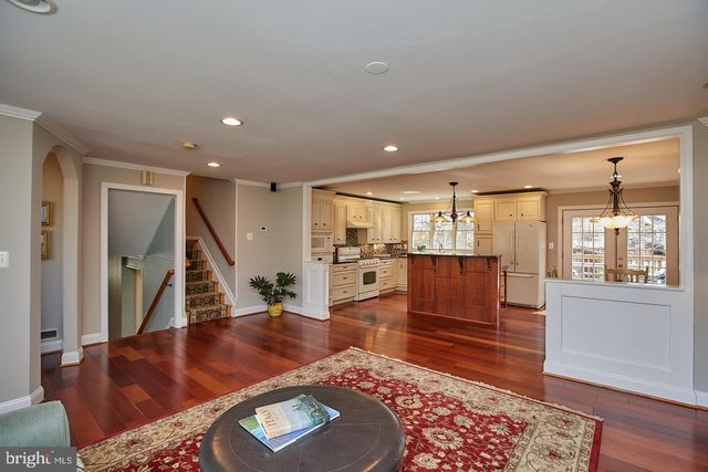 5536 QUEENSBERRY AVE, Springfield, VA 22151