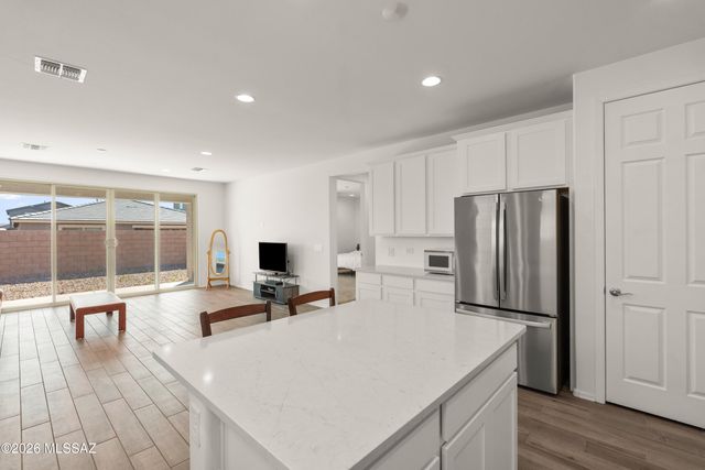 7787 S Wolf Creek Drive, Tucson, AZ 85757