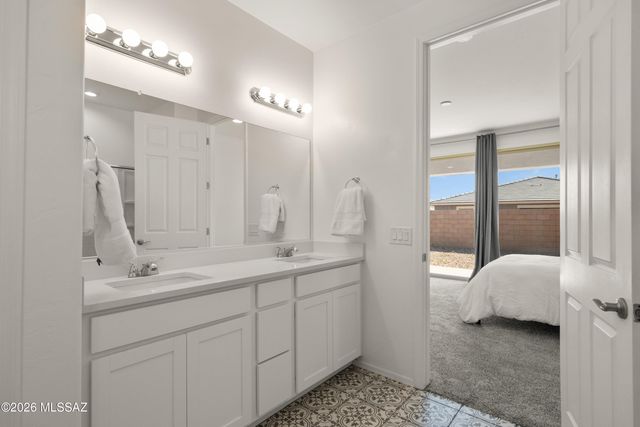 7787 S Wolf Creek Drive, Tucson, AZ 85757