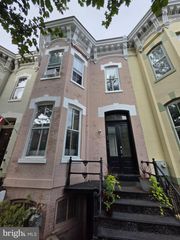 113 4TH ST SE #B, Washington, DC 20003