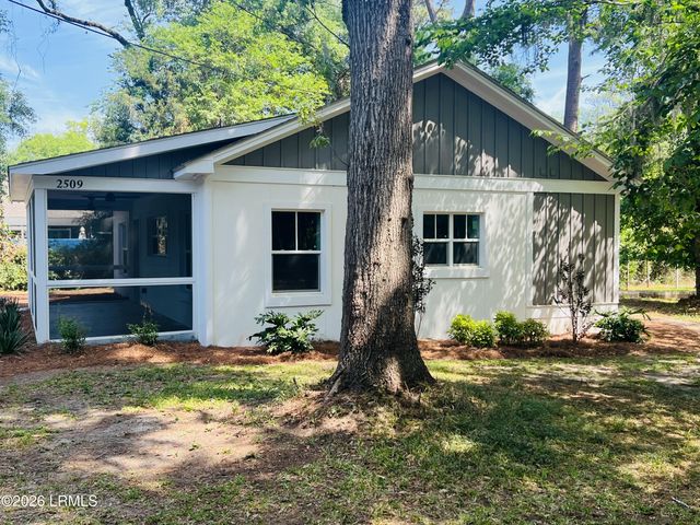 2509 Acorn Hill Avenue, Beaufort, SC 29902