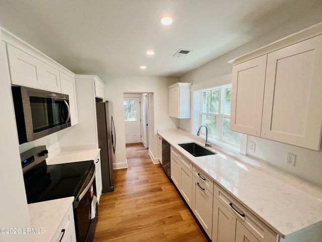 2509 Acorn Hill Avenue, Beaufort, SC 29902
