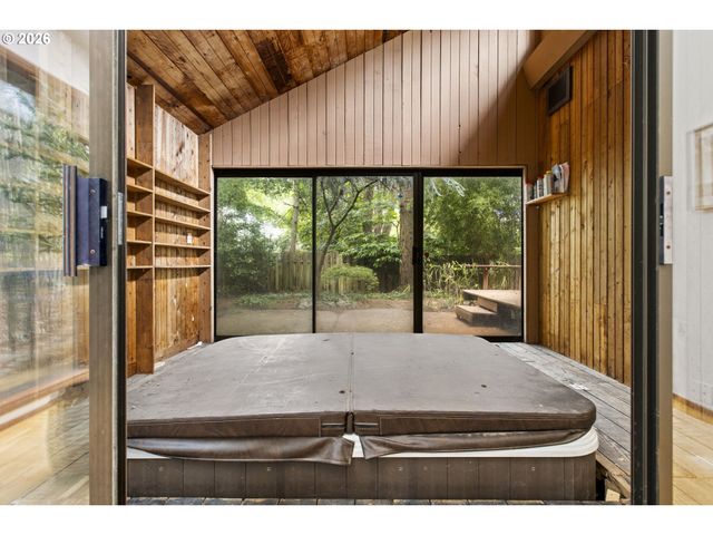 8350 Sw 135TH Ave, Beaverton, OR 97008