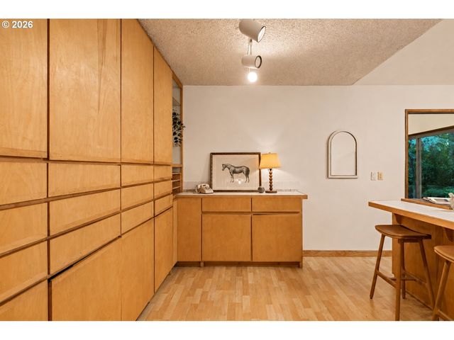 8350 Sw 135TH Ave, Beaverton, OR 97008