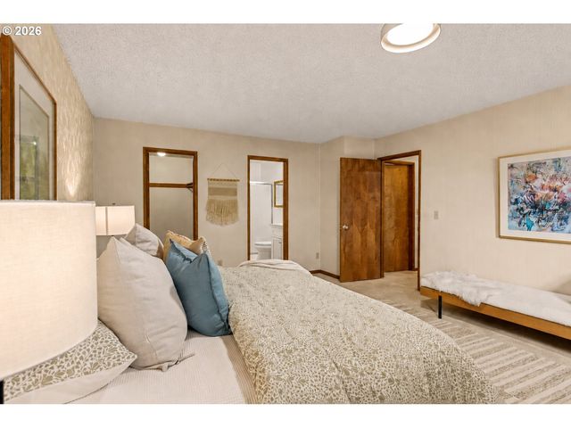 8350 Sw 135TH Ave, Beaverton, OR 97008