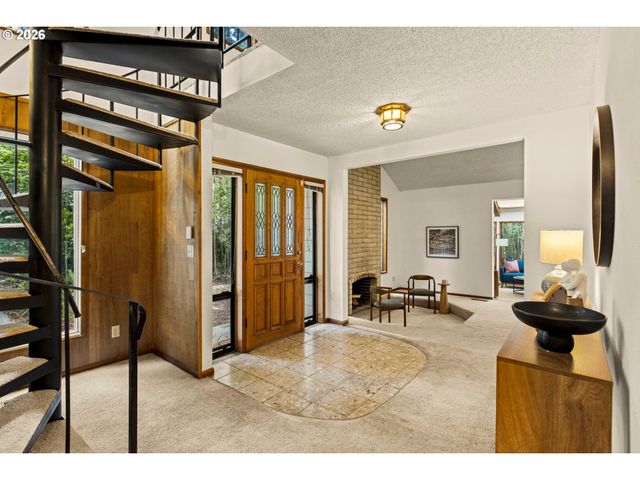 8350 Sw 135TH Ave, Beaverton, OR 97008