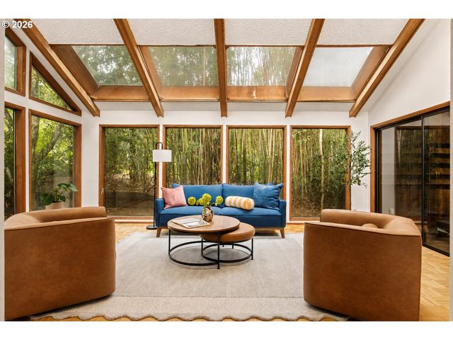 8350 Sw 135TH Ave, Beaverton, OR 97008