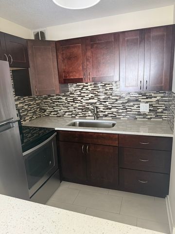 2728 N HAMPDEN Court 1704, Chicago, IL 60614