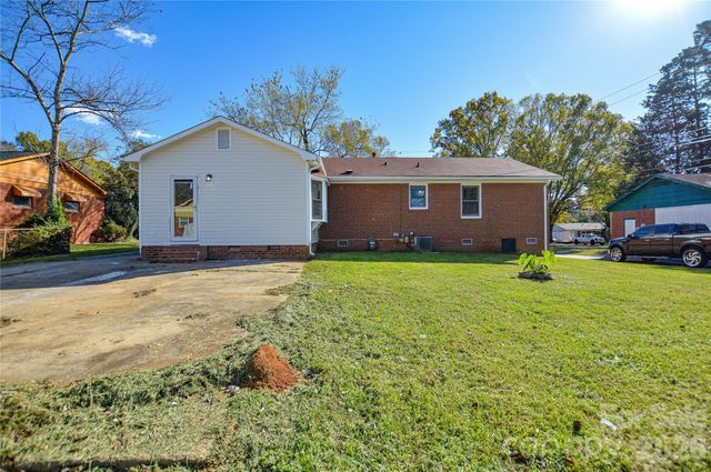 9313 Trinity Road, Charlotte, NC 28216