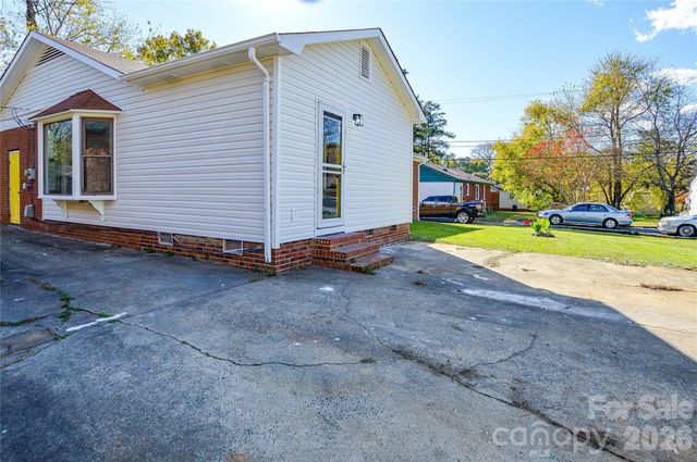 9313 Trinity Road, Charlotte, NC 28216