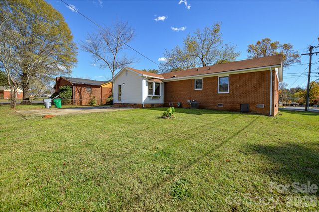 9313 Trinity Road, Charlotte, NC 28216