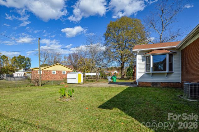 9313 Trinity Road, Charlotte, NC 28216