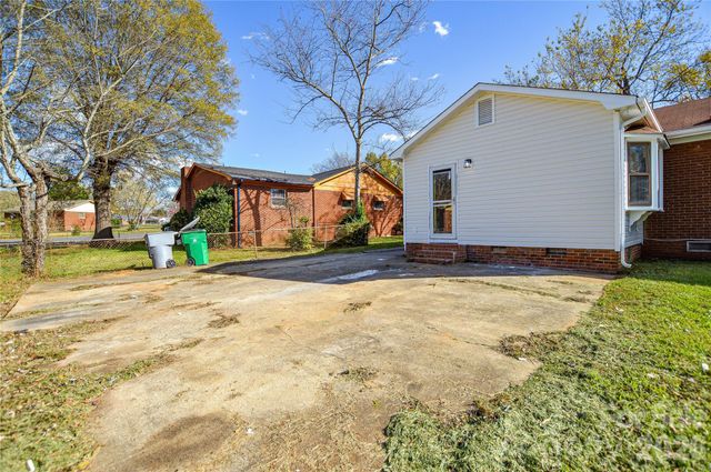 9313 Trinity Road, Charlotte, NC 28216