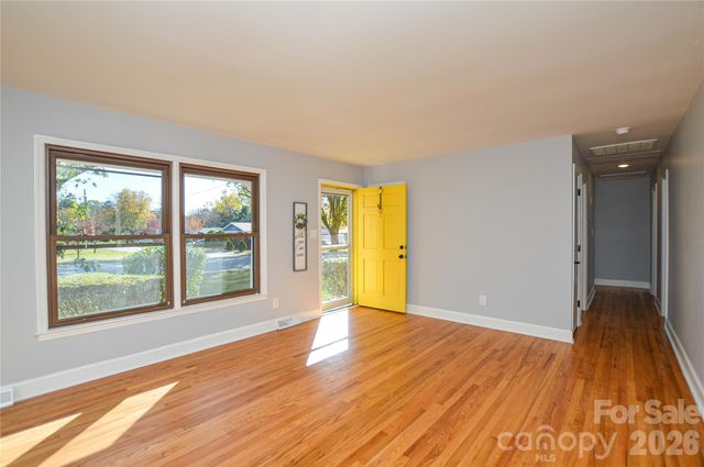 9313 Trinity Road, Charlotte, NC 28216