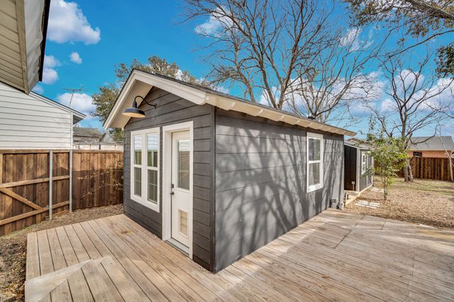 107 Sewell Avenue, Midlothian, TX 76065