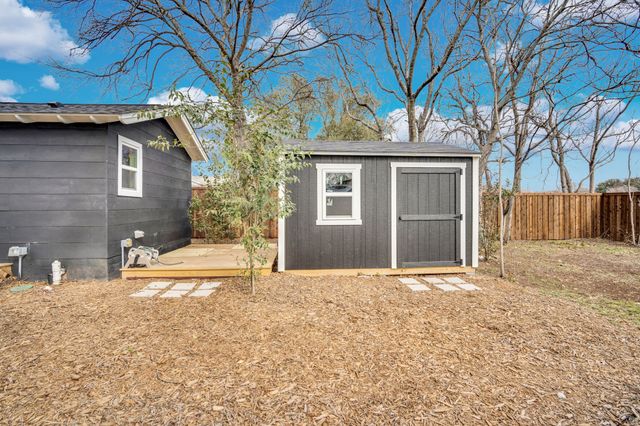 107 Sewell Avenue, Midlothian, TX 76065