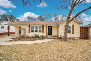 107 Sewell Avenue, Midlothian, TX 76065