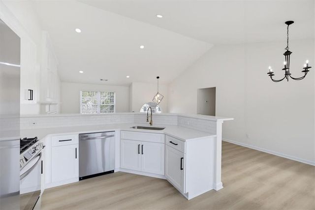 523 Bass Pointe NW, Kennesaw, GA 30144