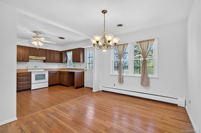 11 Hilltop Lane, Warwick, NY 10990