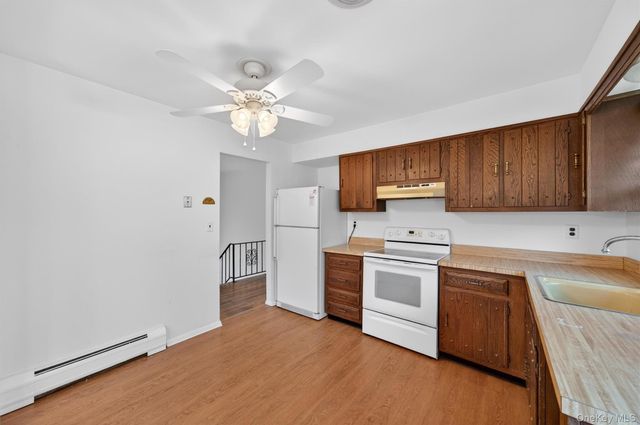 11 Hilltop Lane, Warwick, NY 10990