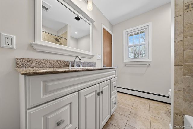 11 Hilltop Lane, Warwick, NY 10990