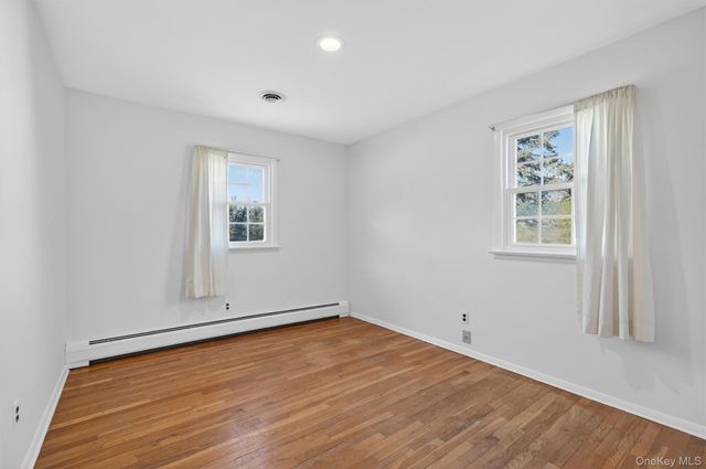 11 Hilltop Lane, Warwick, NY 10990