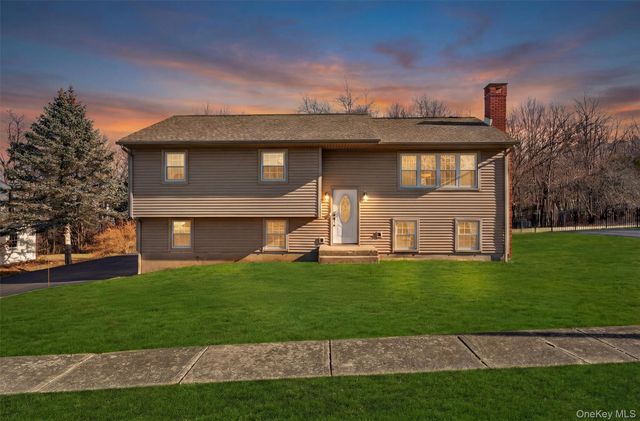 11 Hilltop Lane, Warwick, NY 10990