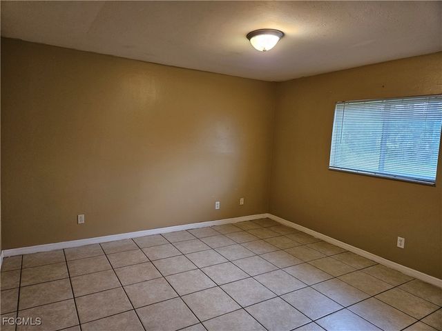 4752 Golfview BLVD, Lehigh Acres, FL 33973