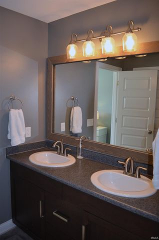 9319 Twin Leaf Court, Roanoke, IN 46783