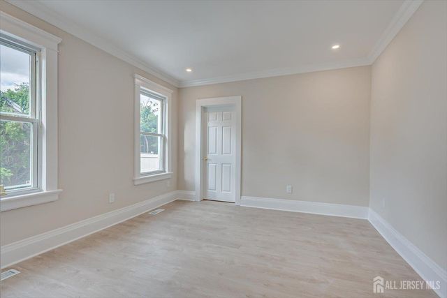 8 Fox Road, Edison, NJ 08817