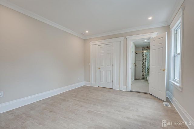 8 Fox Road, Edison, NJ 08817