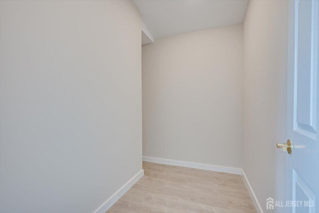 8 Fox Road, Edison, NJ 08817