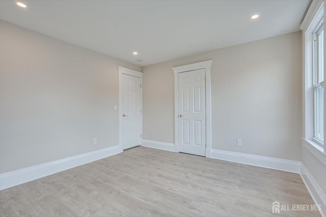 8 Fox Road, Edison, NJ 08817