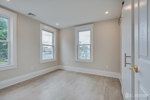 8 Fox Road, Edison, NJ 08817