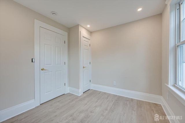 8 Fox Road, Edison, NJ 08817