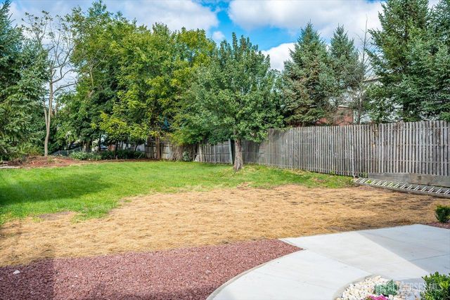 8 Fox Road, Edison, NJ 08817