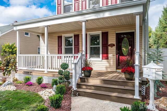 8 Fox Road, Edison, NJ 08817
