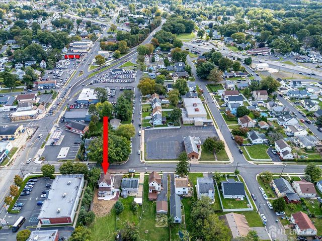 8 Fox Road, Edison, NJ 08817